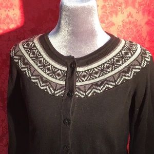 Daisy Fuentes Moda Alpine cardigan sweater size medium.
